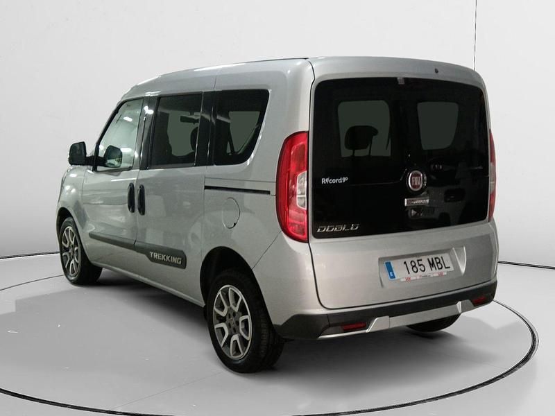 Usado Fiat Doblò Trekking 120 CV (88 kW) 2022 Blanco Monovolumen