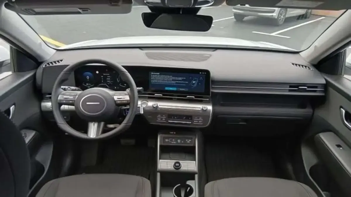 Usado Hyundai Kona 129 HP (94 kW) 2025 Branco SUV