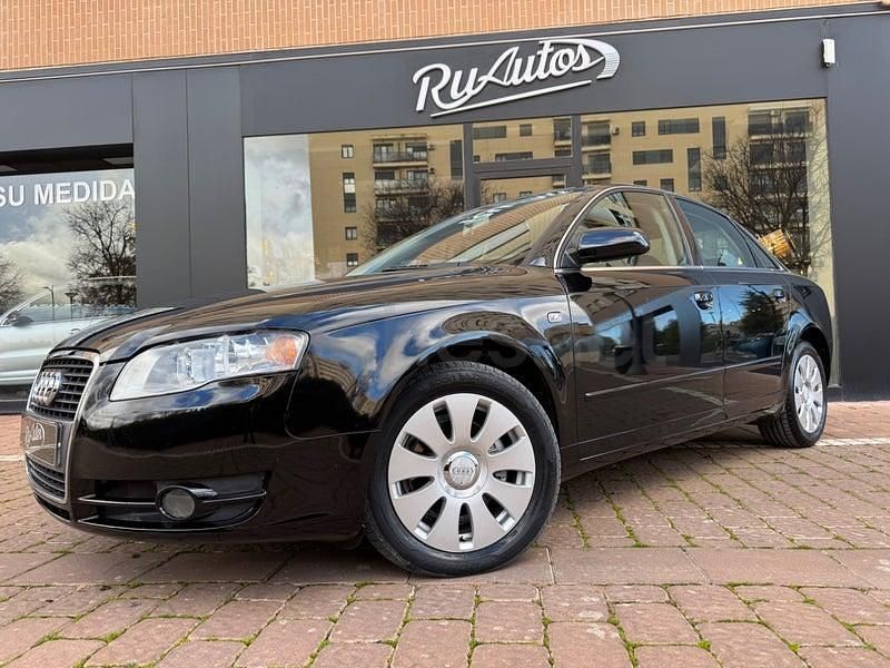 Usado Audi A4 140 CV (102 kW) 2005 Negro Berlina