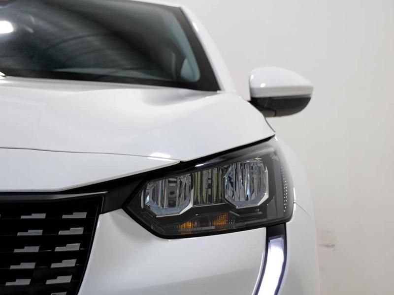 Usado Peugeot 208 Allure 100 CV (73 kW) 2021 Blanco Utilitario