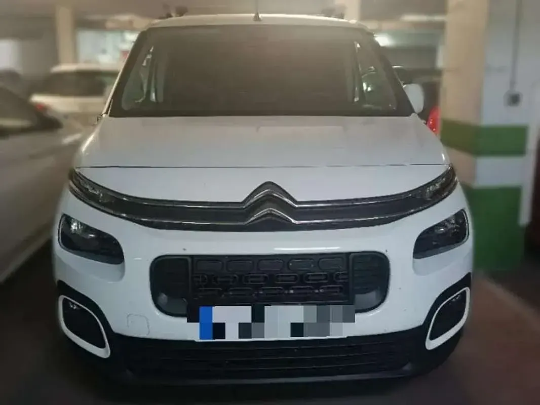 Usado Citroën Berlingo Feel 102 CV (75 kW) 2020 Blanco Monovolumen