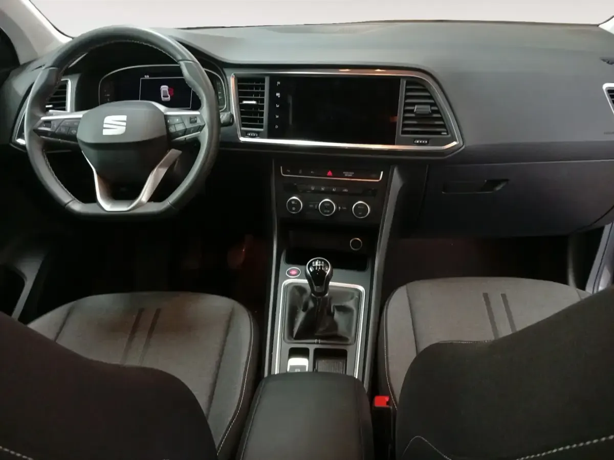 Usado Seat Ateca Style 150 CV (110 kW) 2025 Gris/plata SUV