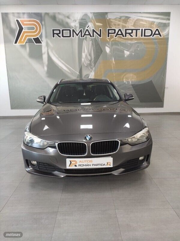 Gris Usado 2014 BMW 318 Familiar | 10.900 € (Un poco caro) - Imagen 1/4