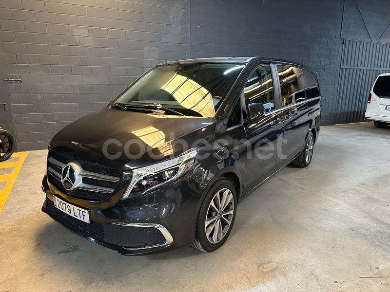 Usado Mercedes V220 Avantgarde 163 CV (119 kW) 2021 Gris / plata Monovolumen