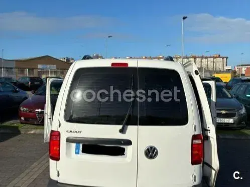 Usado VW Caddy Trendline 102 CV (75 kW) 2018 Blanco Monovolumen