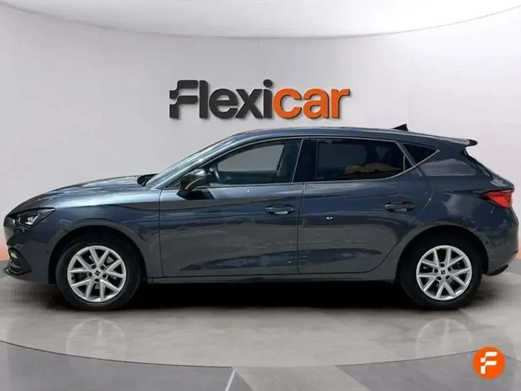 Occasion Seat Leon Style 131 PK (96 kW) 2023 Grijs Hatchback