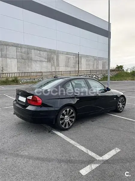 Usado BMW 318 122 CV (89 kW) 2006 Negro Berlina