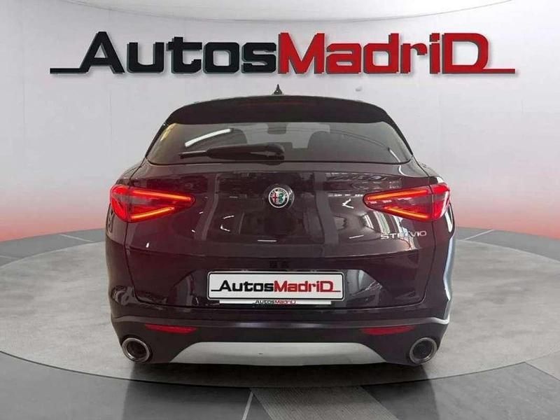 Usado Alfa Romeo Stelvio Super 192 CV (141 kW) 2019 Negro SUV