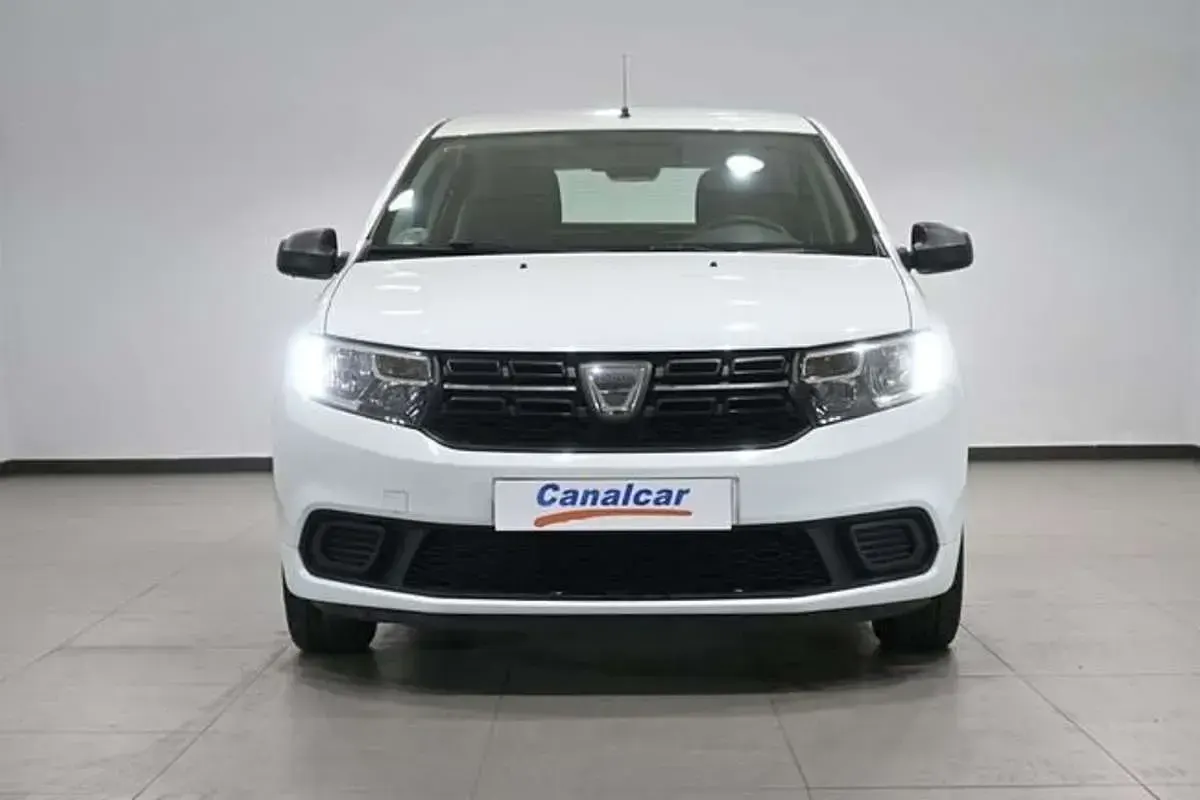 Usado Dacia Sandero Essentiel 75 CV (55 kW) 2019 Blanco Utilitario