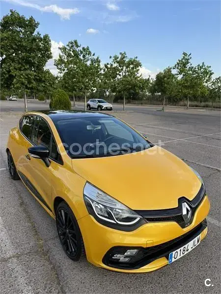 Usado Renault Clio IV 200 CV (147 kW) 2013 Amarillo Berlina