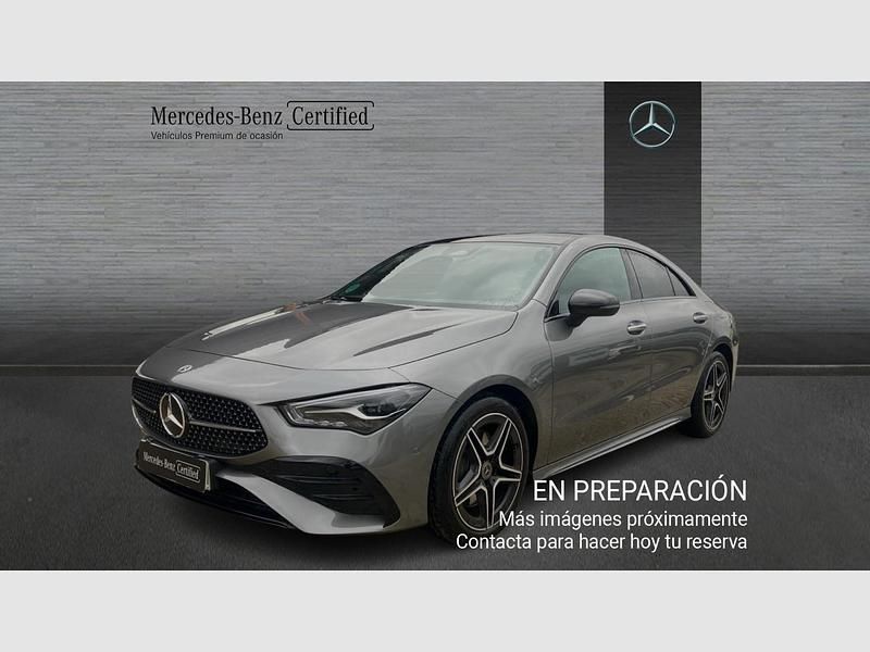 Gris montana, pintura metalizada Usado 2025 Mercedes CLA220 AMG line Berlina | 40.990 € (Super precio) - Imagen 1/4