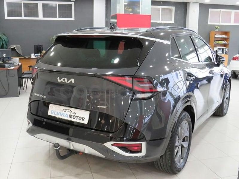 Usado Kia Sportage GT-Line 230 CV (169 kW) 2022 Gris / plata SUV