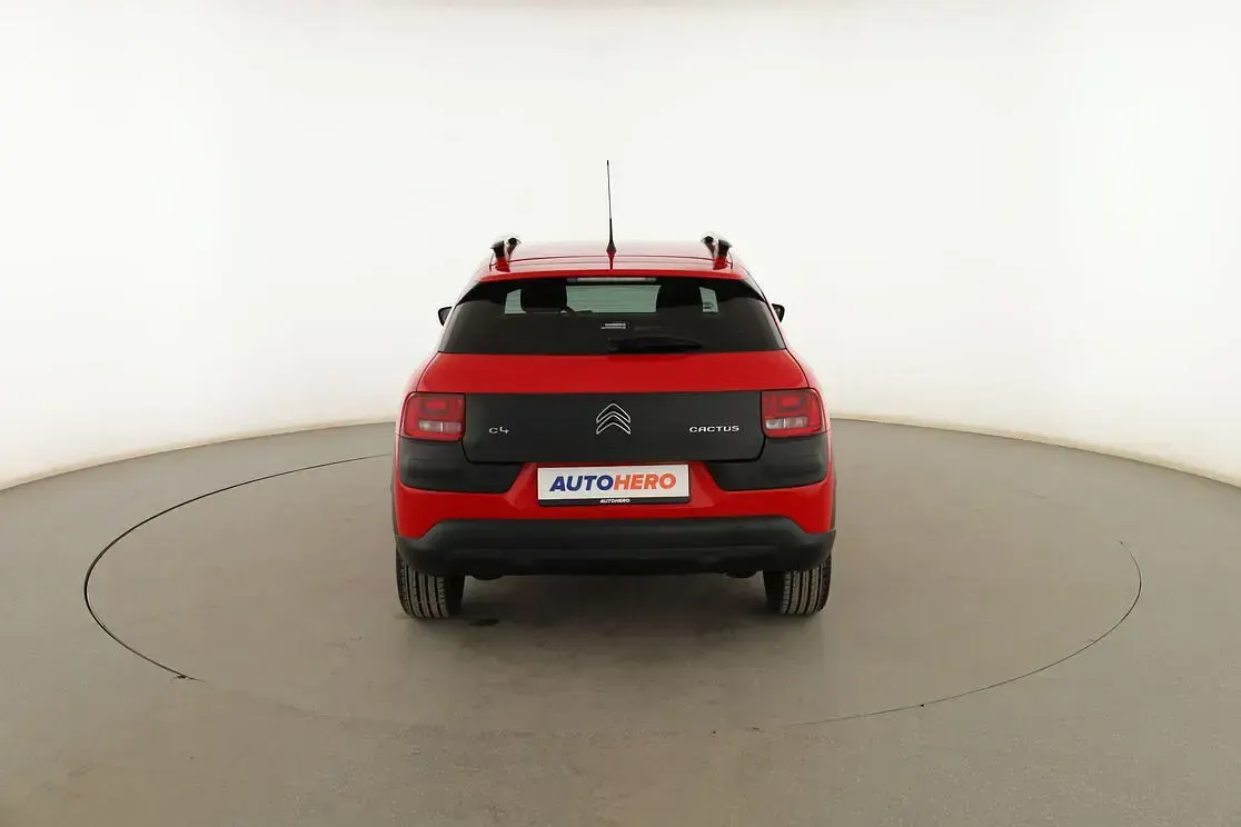 Usado Citroën C4 Feel 100 CV (73 kW) 2015 Rojo SUV