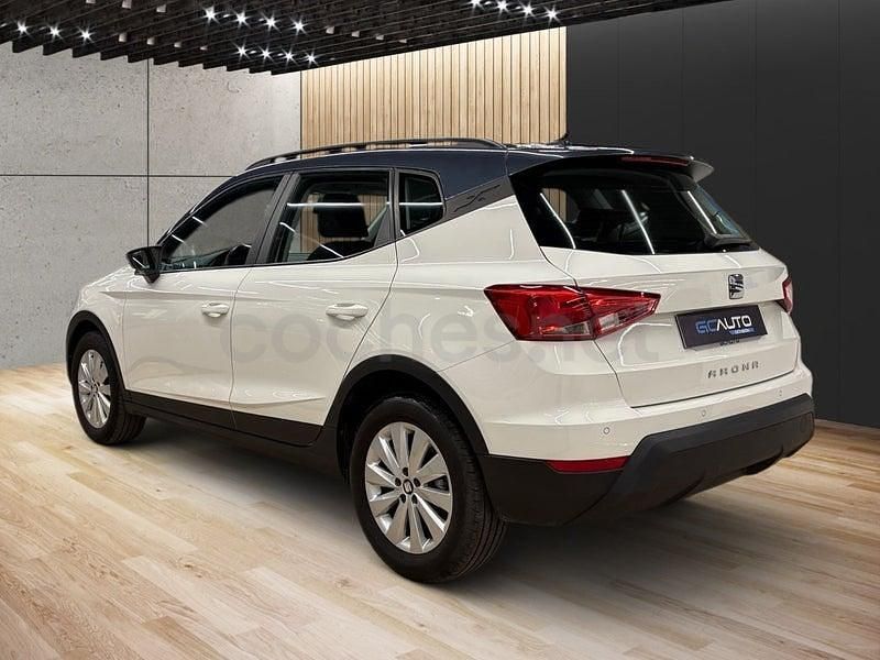 Usado Seat Arona Style 110 CV (80 kW) 2021 Blanco SUV