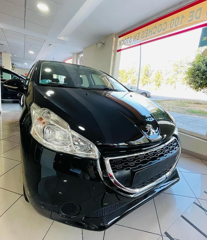 Usado Peugeot 208 Active 82 CV (60 kW) 2013 Negro Utilitario