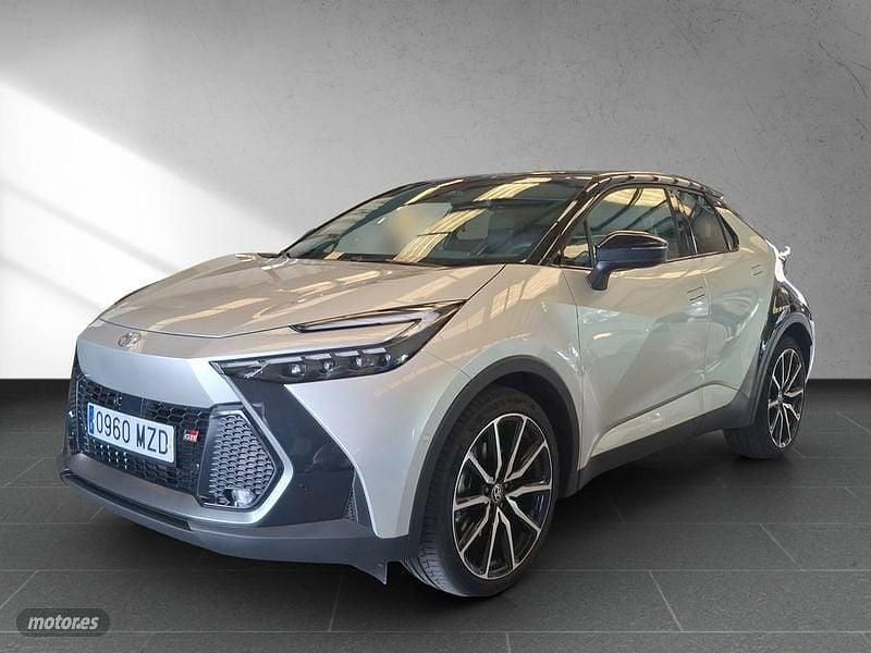 Plateado Usado 2025 Toyota C-HR Edition SUV | 41.950 € (Caro) - Imagen 1/4