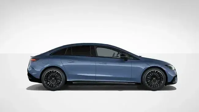 Nuevo Mercedes EQE350 AMG 234 kW (319 CV) 2026 Azul Berlina