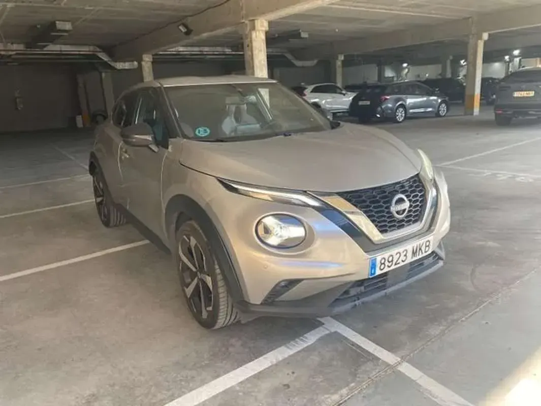 Usado Nissan Juke Tekna 114 CV (83 kW) 2023 Gris SUV
