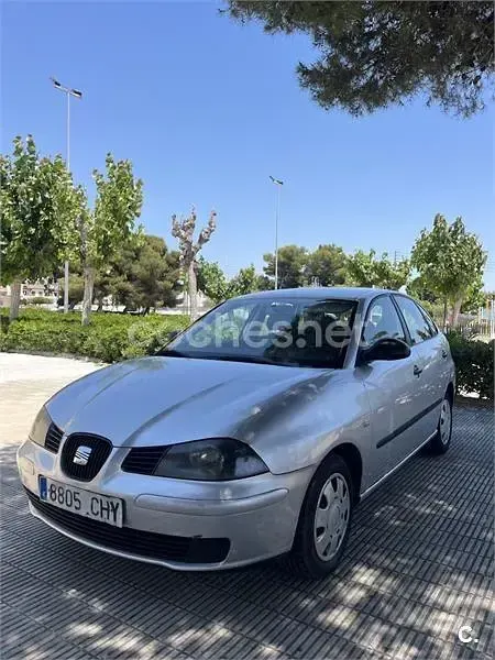 Usado Seat Ibiza 75 CV (55 kW) 2003 Gris / plata Utilitario
