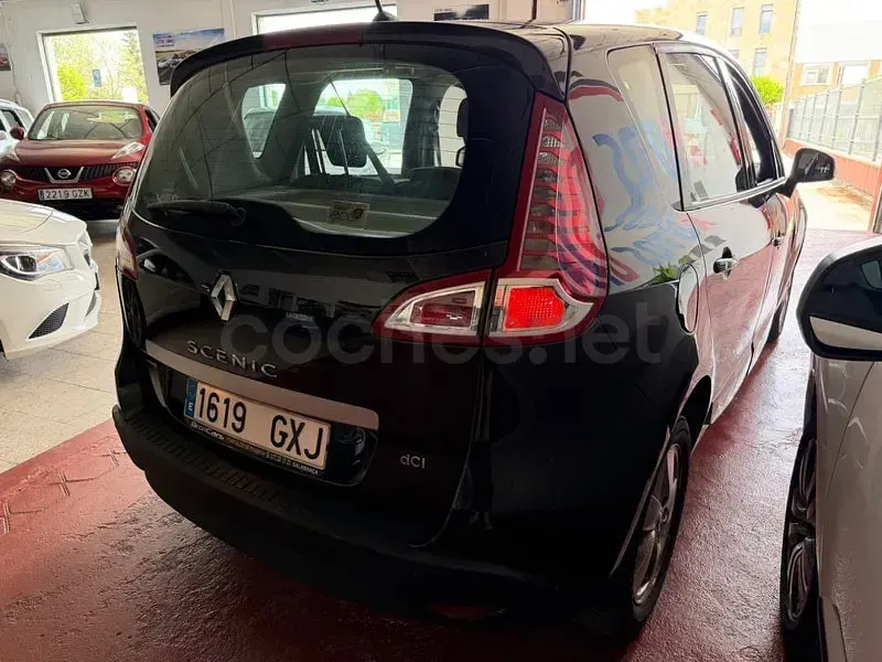 Usado Renault Scénic 105 CV (77 kW) 2010 Negro Monovolumen