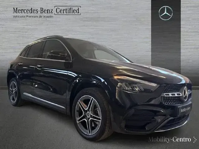 Usado Mercedes GLA250 218 CV (160 kW) 2025 Negro noche SUV