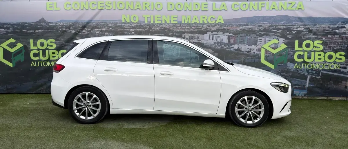 Usado Mercedes B200 150 CV (110 kW) 2019 Blanco Utilitario