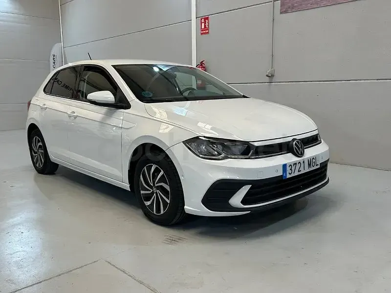 Usado VW Polo Life 95 CV (69 kW) 2023 Blanco Utilitario