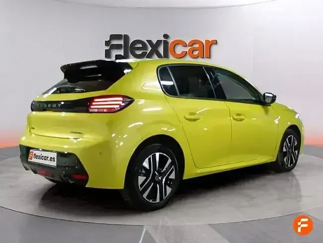 Usado Peugeot 208 Allure 110 CV (80 kW) 2025 Verde Utilitario