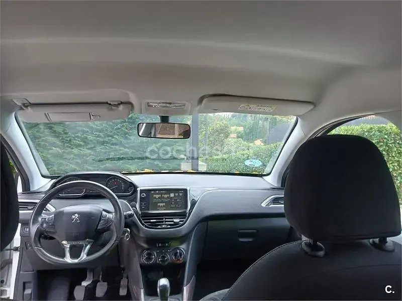Usado Peugeot 2008 Style 110 CV (80 kW) 2016 Blanco SUV