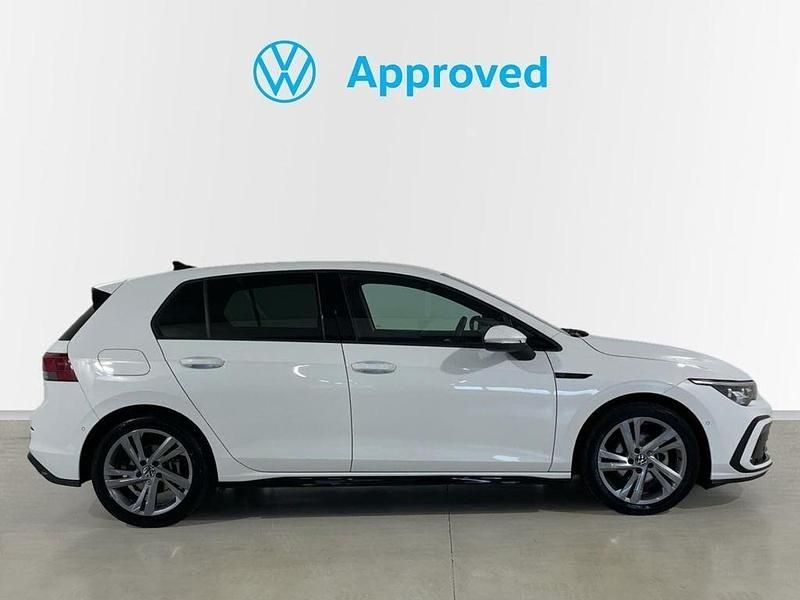 Usado VW Golf VIII R-line 150 CV (110 kW) 2022 Blanco