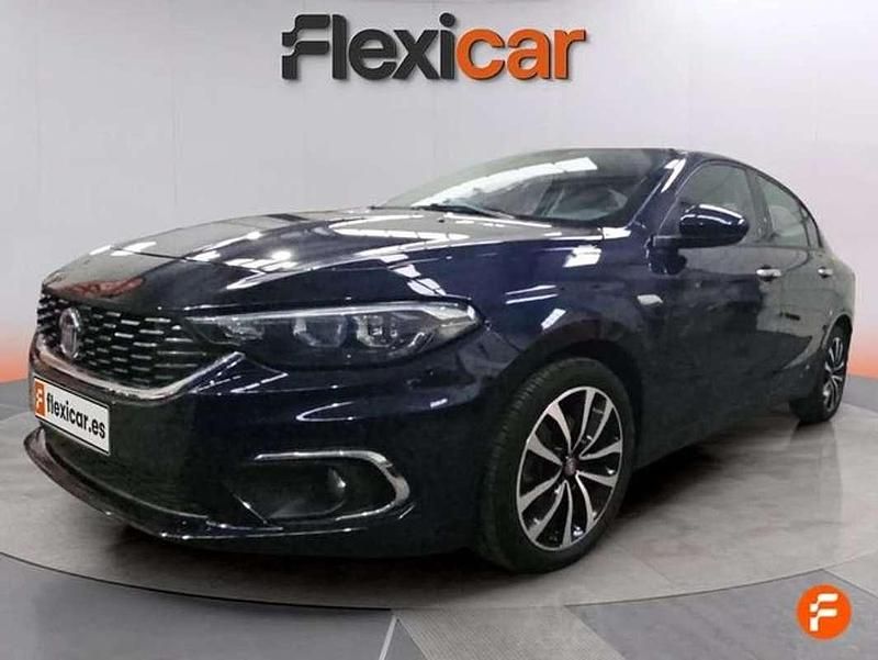 Usado Fiat Tipo Lounge 95 CV (69 kW) 2019 Azul Berlina