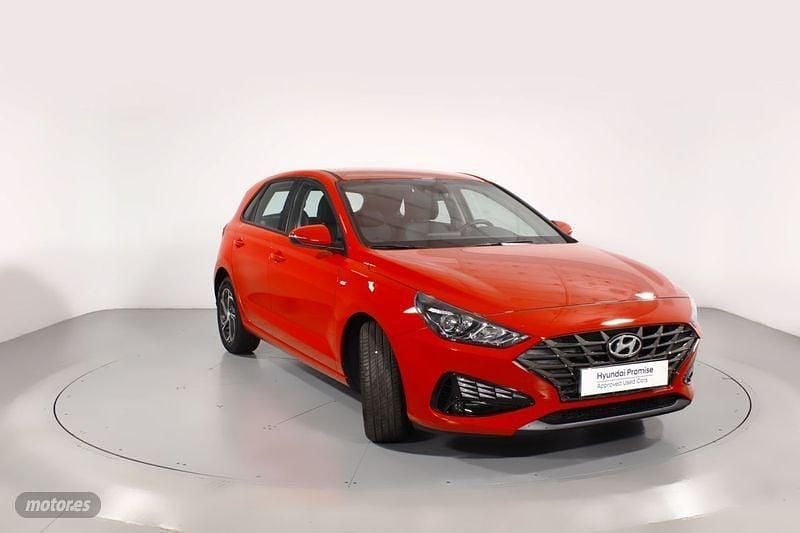 Rojo Nuevo 2025 Hyundai i30 Berlina | 23.350 € (Un poco caro) - Imagen 1/4