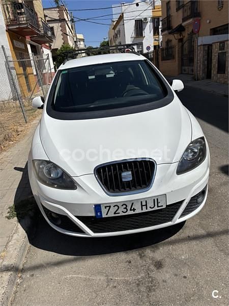Usado Seat Altea XL Style 105 CV (77 kW) 2012 Blanco Monovolumen