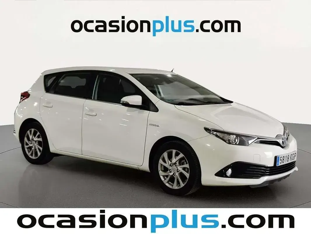 Usado Toyota Auris Hybrid Active 136 CV (100 kW) 2018 Blanco Utilitario