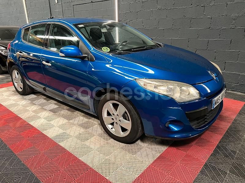 Azul Usado 2010 Renault Mégane Dynamique Berlina | 4990 € (Buen precio) - Imagen 1/4