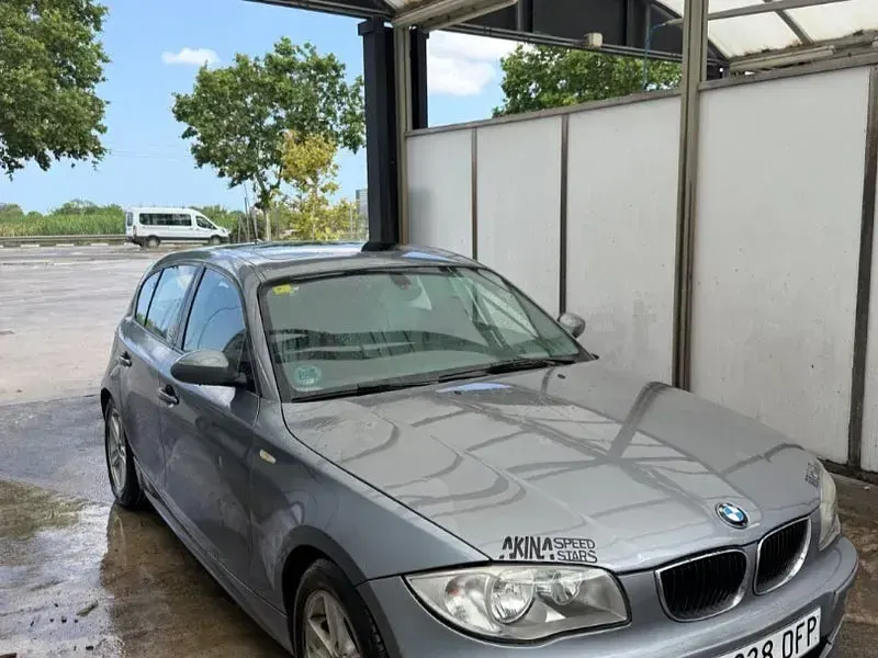 Usado BMW 120 150 CV (110 kW) 2005 Azul Utilitario