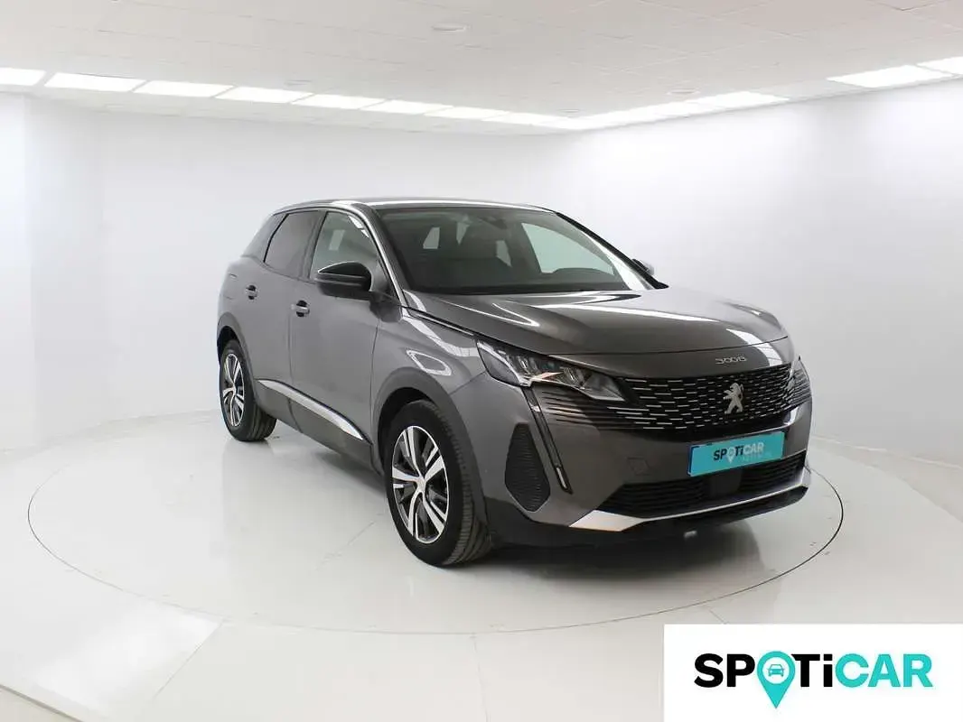 Usado Peugeot 3008 Allure 131 CV (96 kW) 2022 Blanco SUV