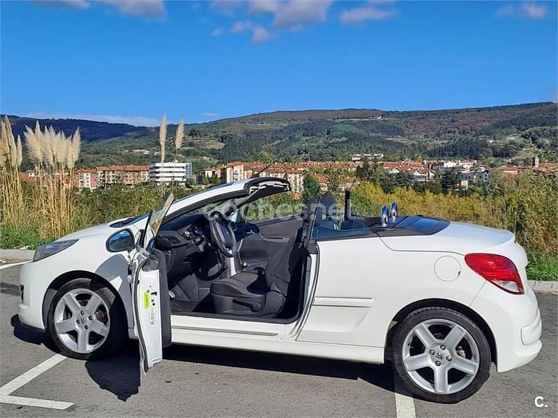 Usado Peugeot 207 CC Sport 110 CV (80 kW) 2010 Blanco Descapotable