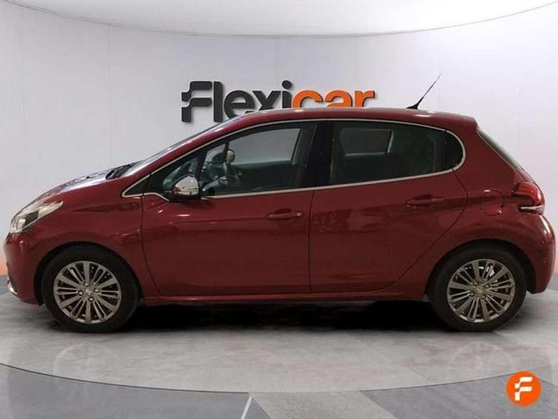 Usado Peugeot 208 82 CV (60 kW) 2016 Burdeos Utilitario