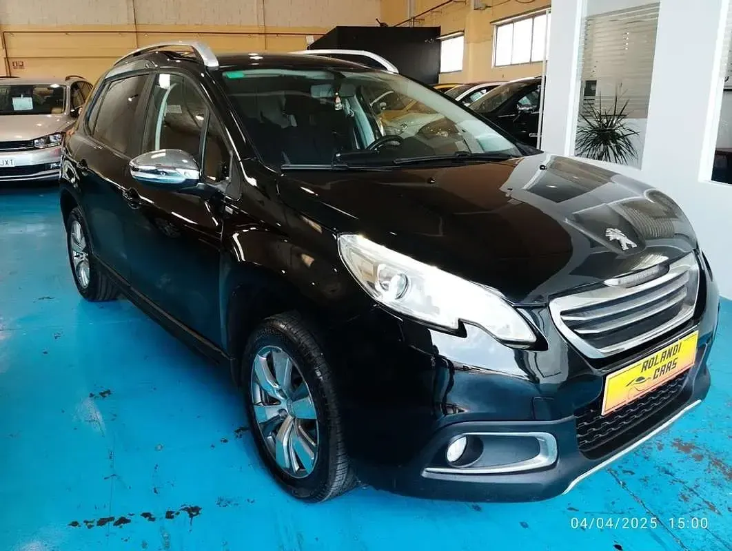 Usado Peugeot 2008 Style 82 CV (60 kW) 2016 Negro SUV