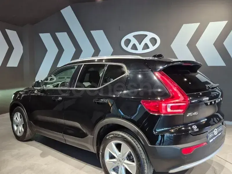 Usado Volvo XC40 Plus 163 CV (119 kW) 2023 Negro SUV
