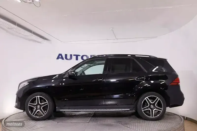 Usado Mercedes GLE500 AMG line 442 CV (325 kW) 2016 Negro SUV