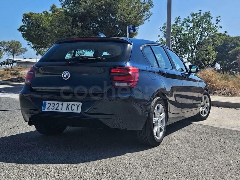 Usado BMW 118 Sport Line 143 CV (105 kW) 2012 Azul Utilitario