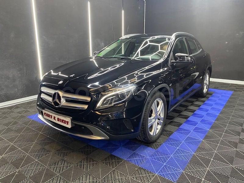 Begagnad Mercedes GLA200 Urban 156 HK (114 kW) 2015 Svart SUV
