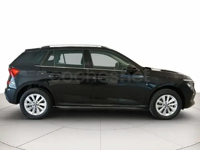 Usado Skoda Kamiq Selection 115 CV (84 kW) 2025 Blanco SUV