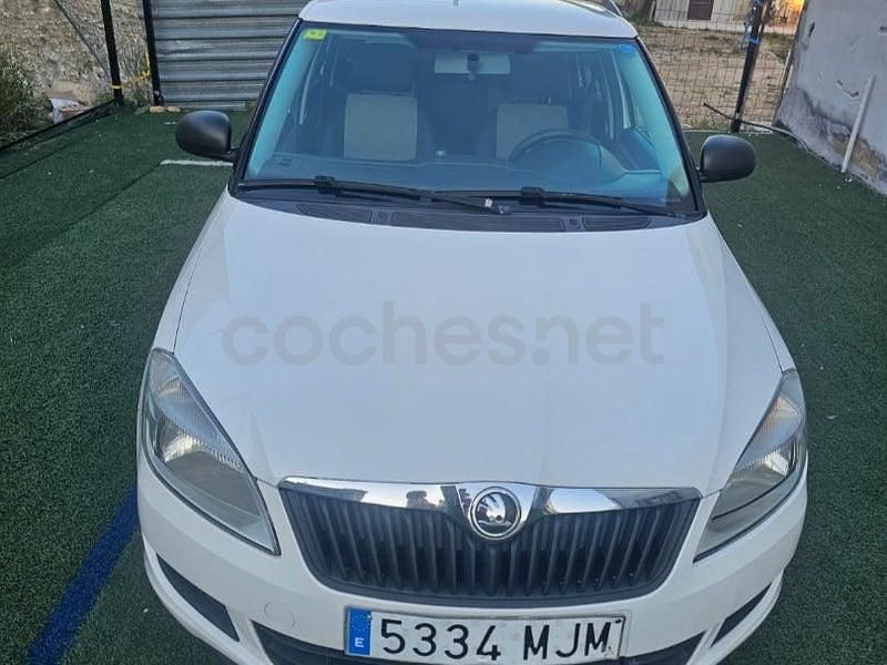 Usado Skoda Fabia Active 90 CV (66 kW) 2014 Blanco Familiar