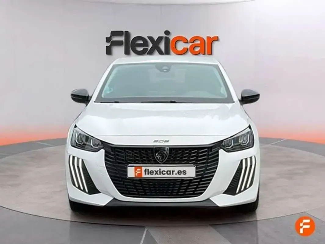 Usado Peugeot 208 Style 101 CV (74 kW) 2024 Blanco Utilitario
