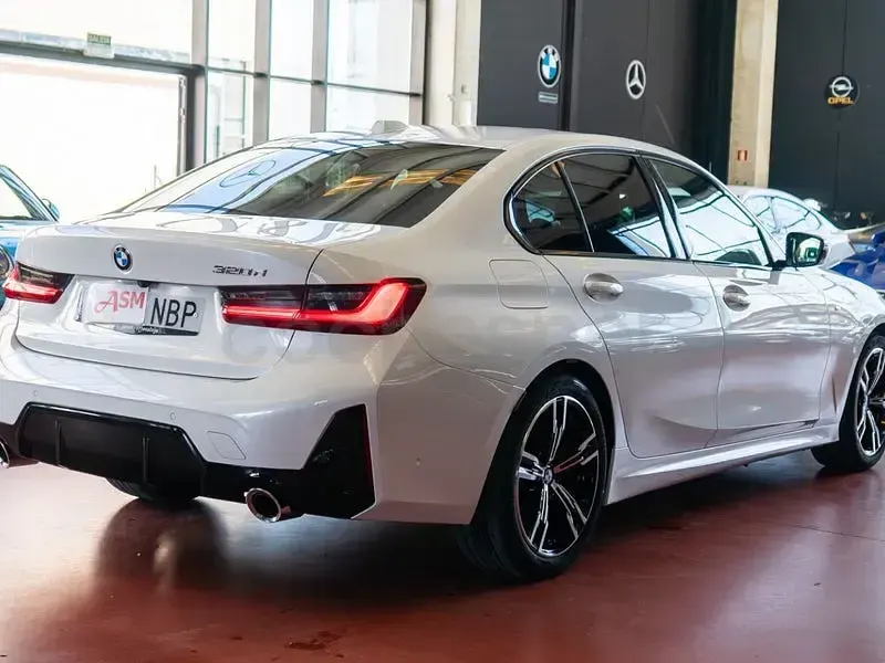 Usado BMW 320e Comfort Edition 190 CV (139 kW) 2025 Blanco Berlina