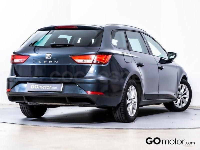 Usado Seat Leon Style 115 CV (84 kW) 2019 Gris / plata Familiar