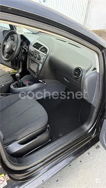 Usado Seat Leon Ecomotive 105 CV (77 kW) 2008 Negro Utilitario